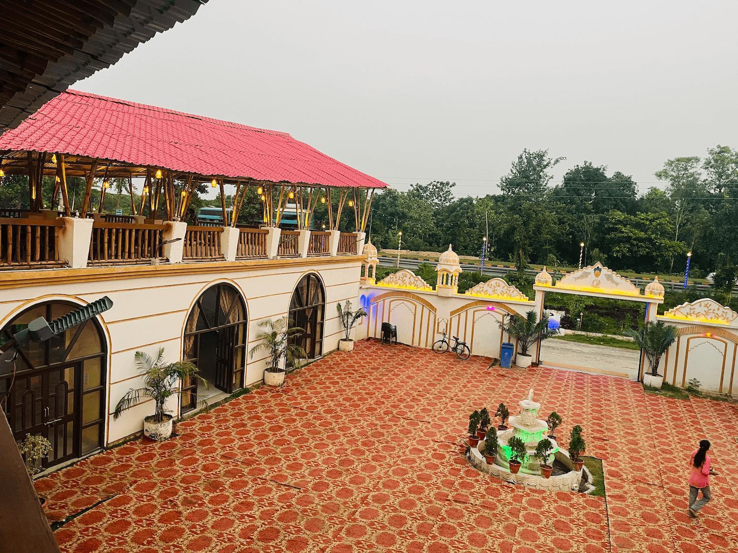 La Pahi Palace- Banquet And Resort Sakri East Eksteriør bilde