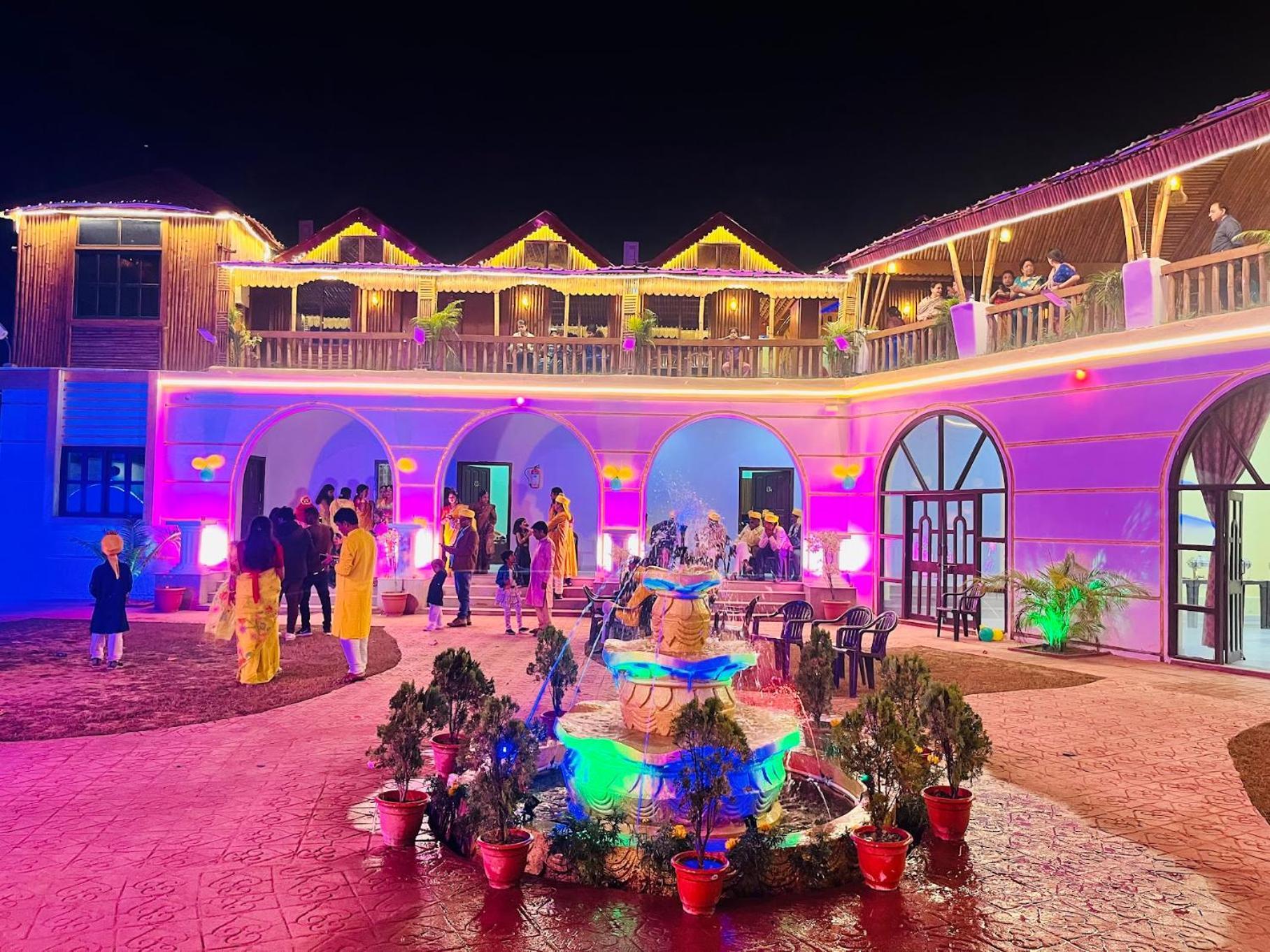 La Pahi Palace- Banquet And Resort Sakri East Eksteriør bilde